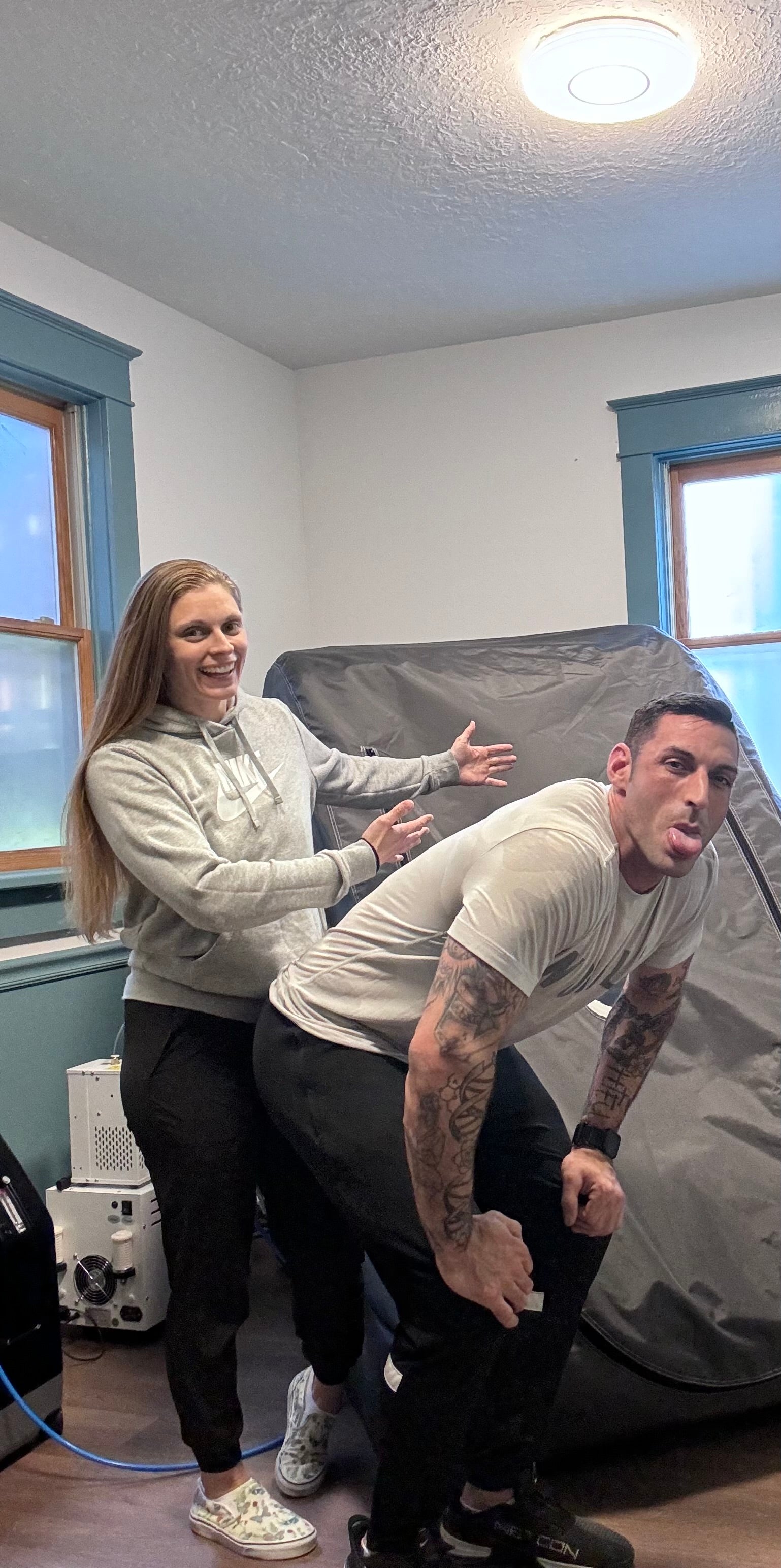 Stay Local Spotlight: Discover the All-New Blue Zone Health and Hyperbarics in Astoria, Oregon: Cutting-Edge Technology and Holistic Wellness Services